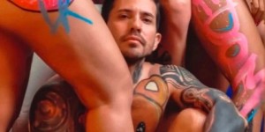 【EV扑克】36歲網紅嗨娶9老婆！1年後「一半離了」原因是隔壁鄰居