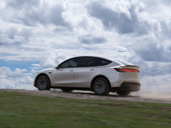 8月中国中型SUV销量榜出炉：Model Y仍第一 但大跌16%