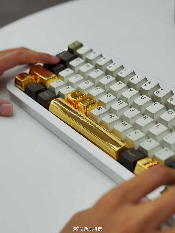 影石公司奖励程序员黄金键帽 一个空格键价值近4万元